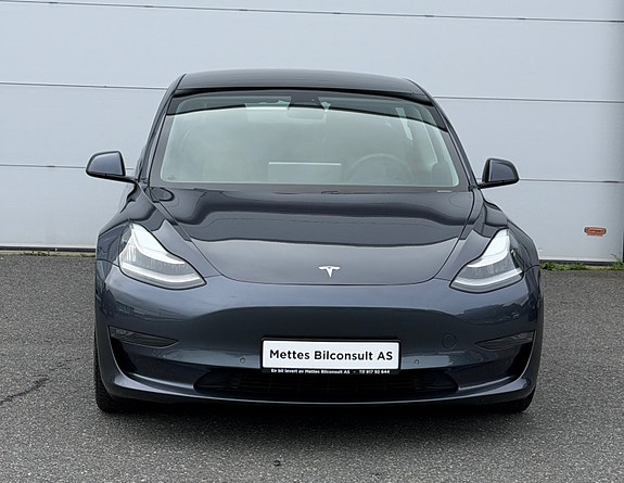 Tesla Model 3 4 of 24