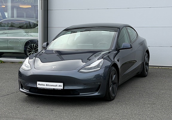 Tesla Model 3 8 of 24