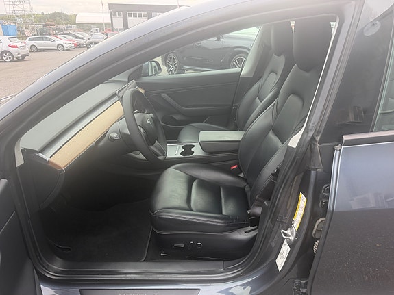 Tesla Model 3 15 of 24
