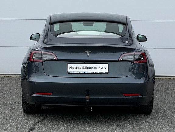 Tesla Model 3 11 of 24