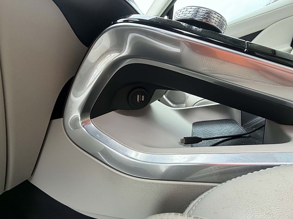 Jaguar I-PACE 15 of 20