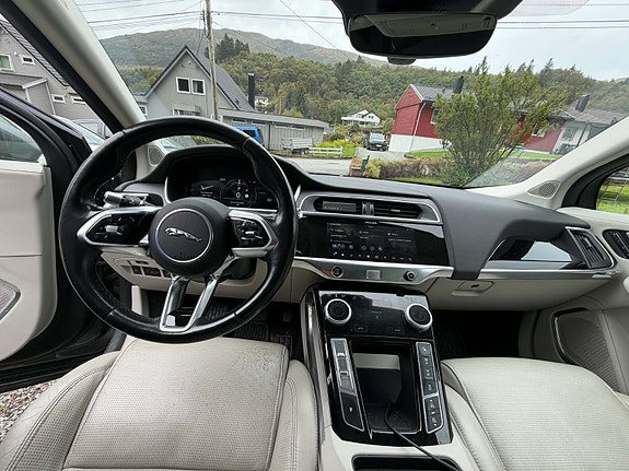 Jaguar I-PACE 14 of 20