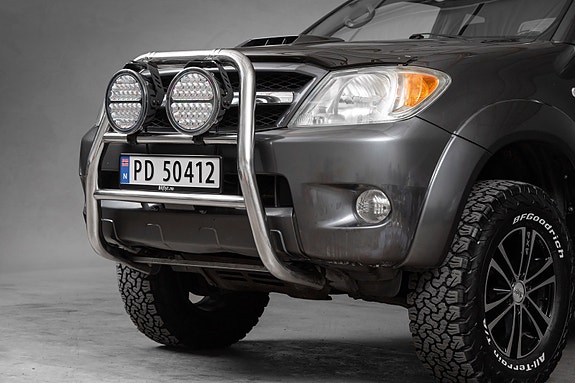Toyota HiLux 8 of 30