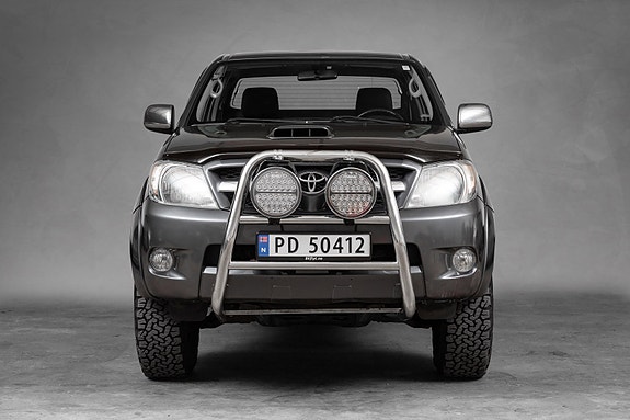 Toyota HiLux 4 of 30