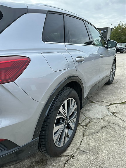 Audi Q4 e-tron 5 of 6