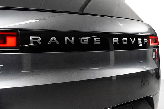 Land Rover Range Rover Sport 16 of 30