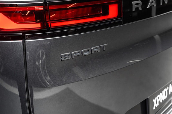 Land Rover Range Rover Sport 15 of 30