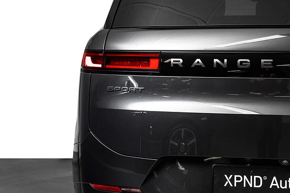 Land Rover Range Rover Sport 13 of 30