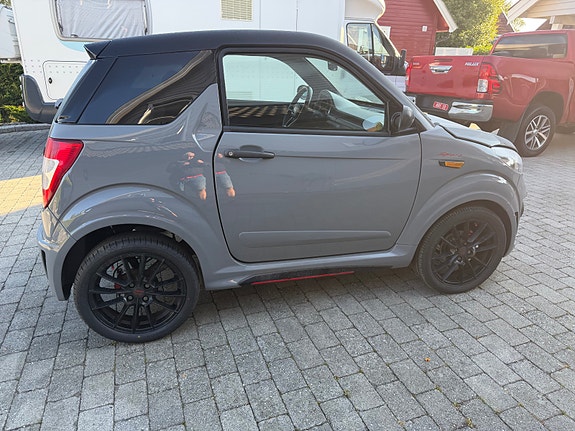 Ligier JS50 SPORT ULTIMATE-RYGGEKAMERA-MYE NYE SLITEDELER 5 of 12