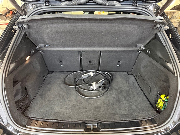 Mercedes-Benz EQA250 17 of 18