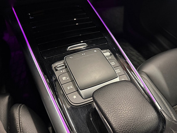 Mercedes-Benz EQA250 10 of 18