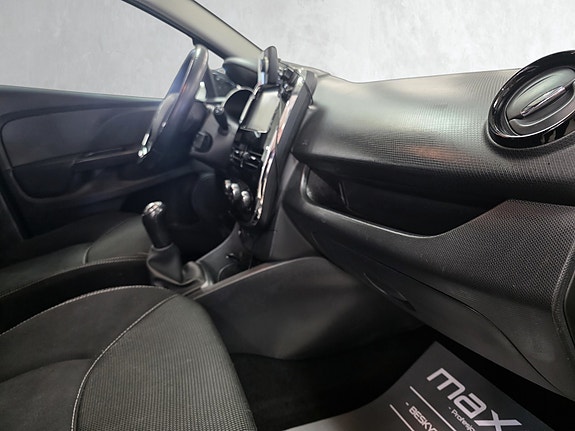 Renault Clio 9 of 25