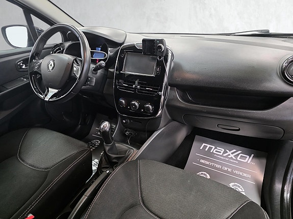 Renault Clio 10 of 25