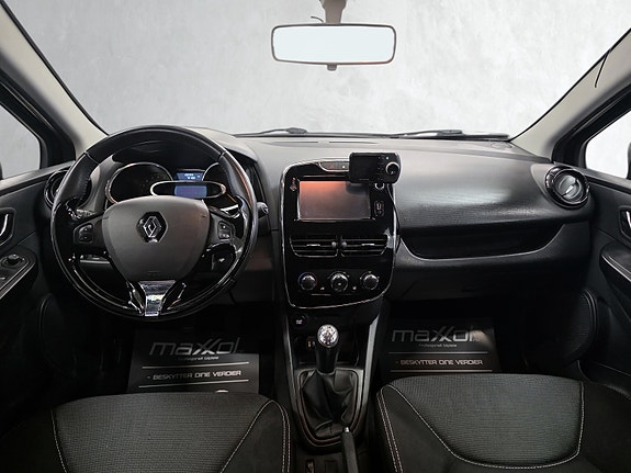 Renault Clio 12 of 25