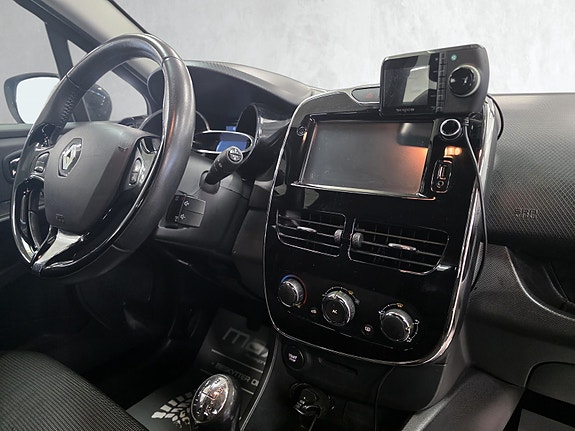 Renault Clio 11 of 25