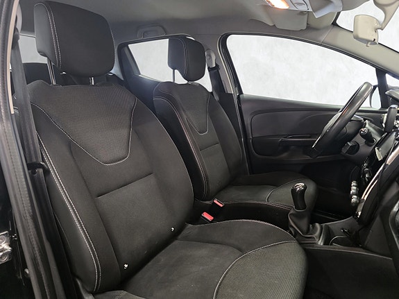 Renault Clio 19 of 25
