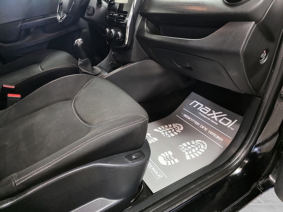 Renault Clio 20 of 25