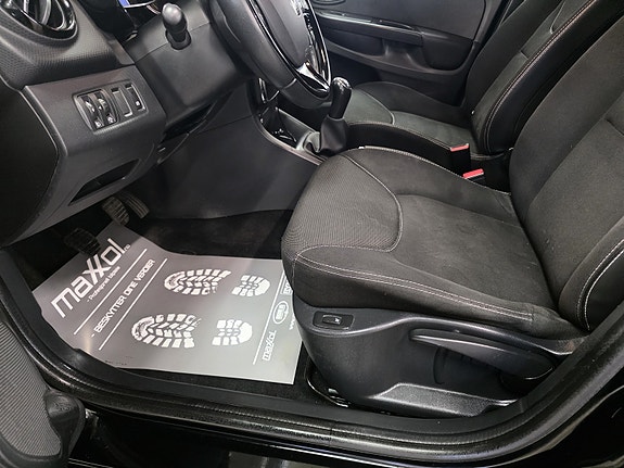 Renault Clio 18 of 25