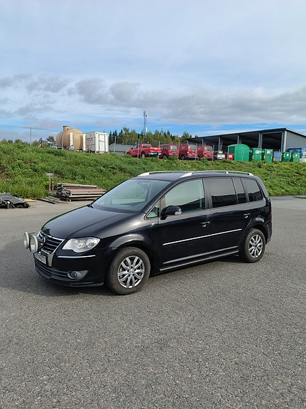 Volkswagen Touran 7 of 24