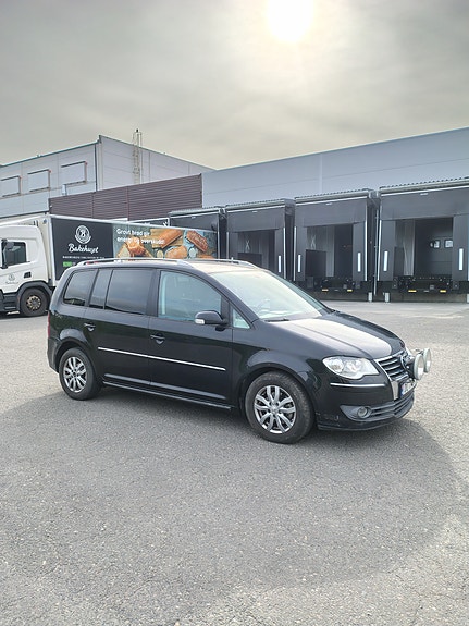 Volkswagen Touran 6 of 24