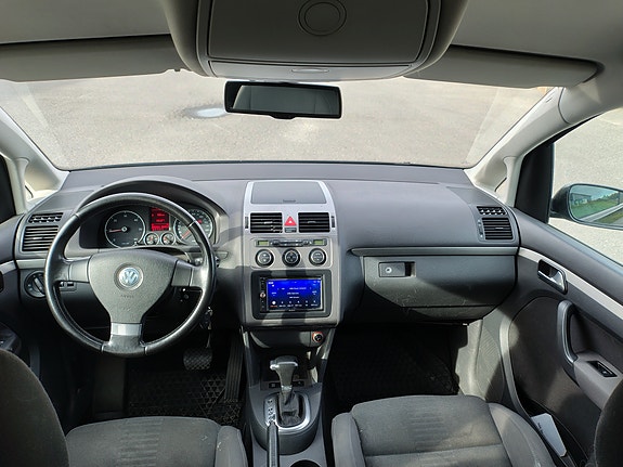 Volkswagen Touran 11 of 24