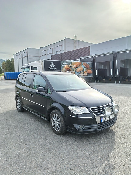 Volkswagen Touran 10 of 24