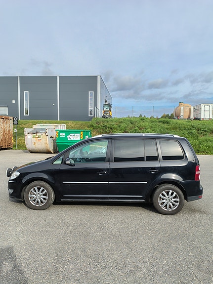 Volkswagen Touran 9 of 24