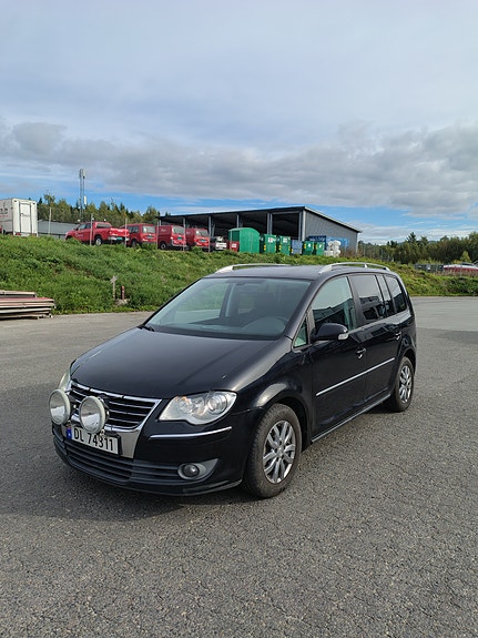 Volkswagen Touran 5 of 24