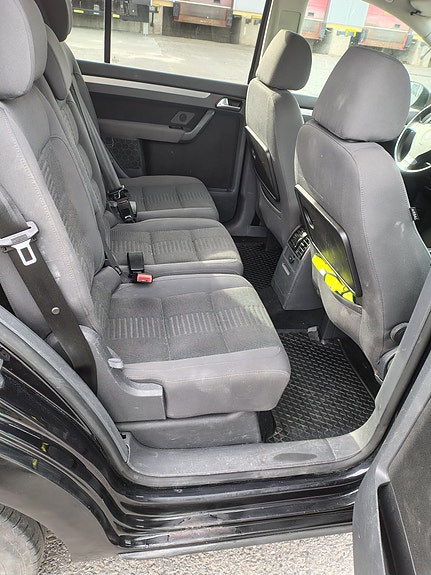 Volkswagen Touran 13 of 24