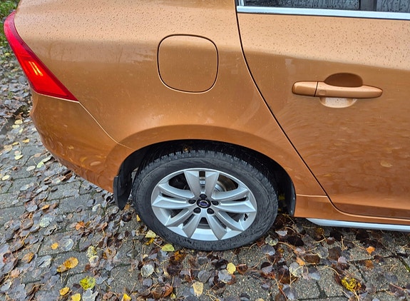 Volvo S60 9 of 28
