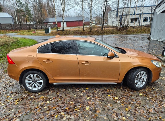 Volvo S60 6 of 28