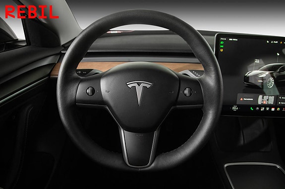 Tesla Model 3 15 of 27