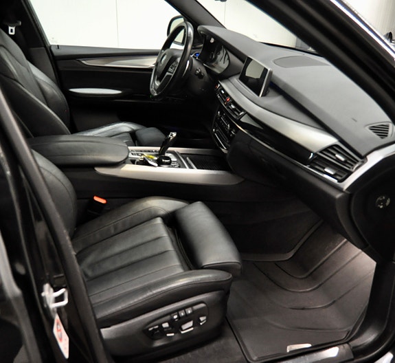 BMW X5 15 of 16