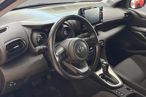Toyota Yaris 15 of 30
