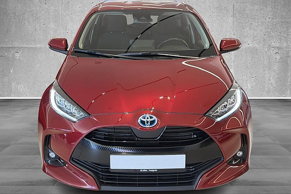 Toyota Yaris 7 of 30