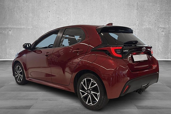 Toyota Yaris 11 of 30