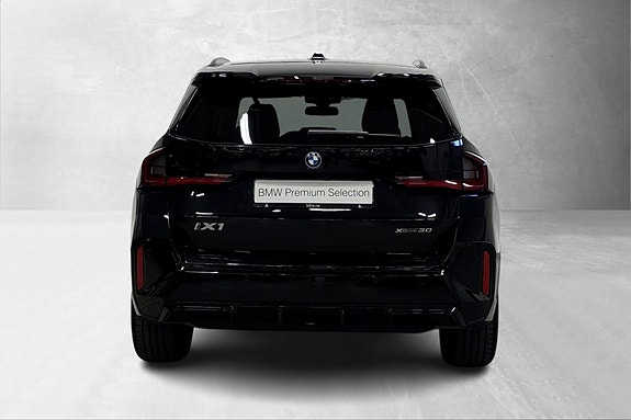 BMW iX1 3 of 21