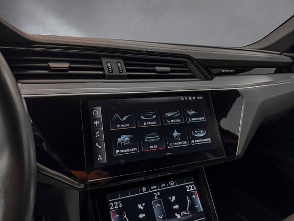 Audi e-tron 22 of 30