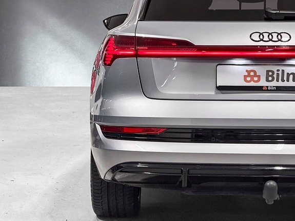 Audi e-tron 7 of 30