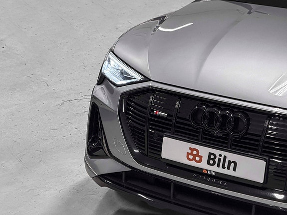 Audi e-tron 9 of 30