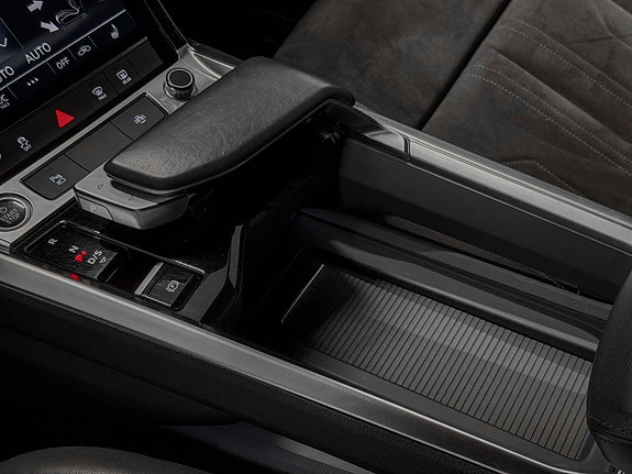 Audi e-tron 21 of 30