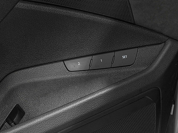 Audi e-tron 28 of 30
