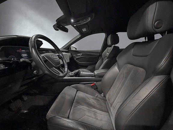 Audi e-tron 12 of 30