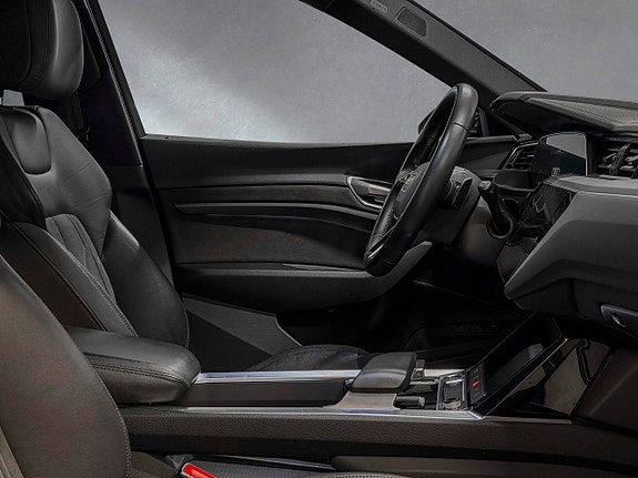 Audi e-tron 15 of 30