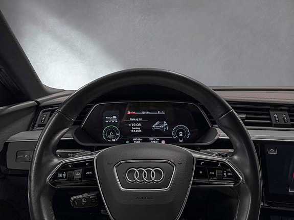 Audi e-tron 18 of 30