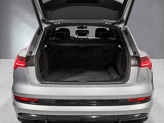 Audi e-tron 30 of 30