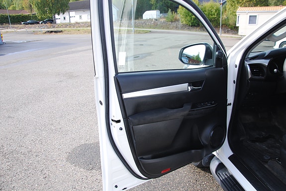 Toyota HiLux 6 of 21