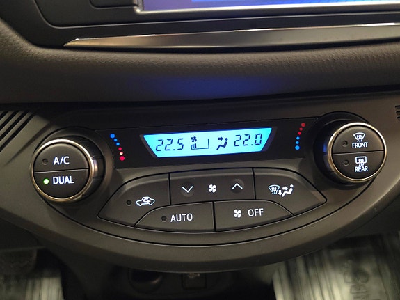 Toyota Yaris 23 of 30