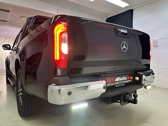 Mercedes-Benz 27 of 30
