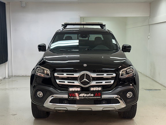 Mercedes-Benz 12 of 30